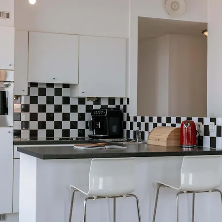 Huswell - Amazing In London Tower With Parking *